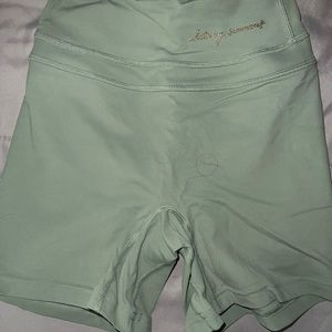 WHITNEY SIMMONS x GYM SHARK short